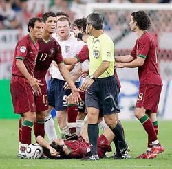 Cristiano Ronaldo: “Càng bị trêu chọc, tôi đá càng hay” ảnh 1