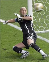 Barthez quá cao so với tầm Chelsea ảnh 1