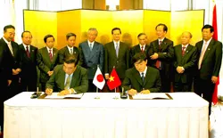 Ký kết 5 văn bản hợp tác đầu tư giữa Việt Nam và Nhật Bản ảnh 2