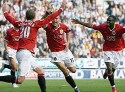 Trò chơi chiến thuật: 4-4-2 hay 4-5-1 ? ảnh 1