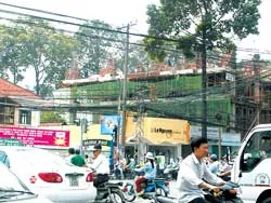 Cao ốc ở ngã tư