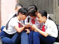Có nên cho học sinh dùng “dế”? ảnh 2