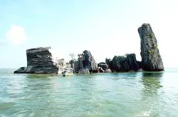 Di tích danh thắng Hòn Phụ Tử ảnh 4