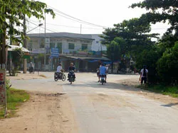 Ngoại thành thiếu bảng báo hiệu giao thông