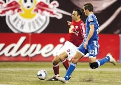 Cựu tiền vệ đội tuyển Pháp Youri Djorkaeff ảnh 1