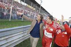 Giải nghệ nhưng vẫn ở lại với Ferrari ảnh 1