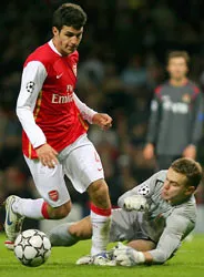 23 lần dứt điểm, 9 cơ hội rõ rệt, 0 bàn thắng ảnh 1