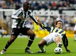 Newcastle (17) - Sheffield United (19) : Chạy đua với thời gian ảnh 1