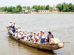 Hiểm họa từ những bến đò ngang