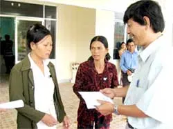 Thêm nhiều ngôi nhà được dựng lên sau bão…