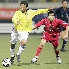 Real Madrid mua “Calros mới” ảnh 1