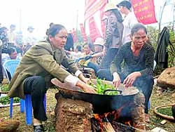 Đến đất chè học làm nghệ nhân
