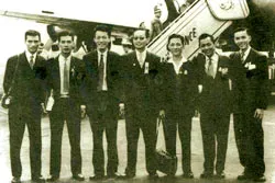 Vẫn không xa rời quả bóng nhựa ảnh 1