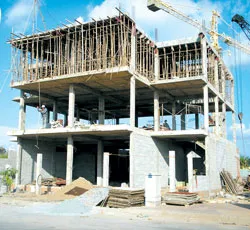 Giá cao ốc giảm khi xây gạch block nhẹ