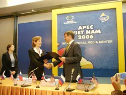 LB Nga và Hoa Kỳ ký Hiệp định song phương gia nhập WTO tại Hà Nội