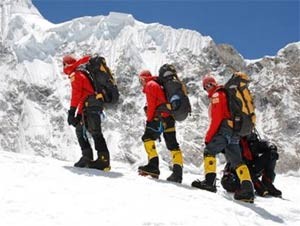 The three Vietnamese climbers who reached the summit