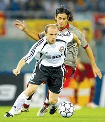 Cuộc chiến tranh ngôi đầu bảng ảnh 2