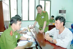 Bãi bỏ những quy định lạm dụng hộ khẩu ảnh 2