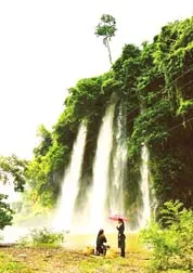 Về Việt Bắc nghe thác reo ảnh 2