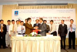 CLB bóng đá Nam Định mang tên Đạm Phú Mỹ ảnh 1