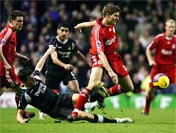 Gerrard: "Liverpool chỉ nhắm vào tốp 4” ảnh 1