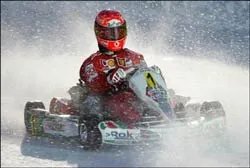 Schumacher trở lại đường đua ảnh 1