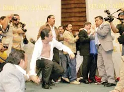 Mexico: Chính trường vẫn hỗn loạn