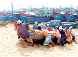 Bão số 9 đổ bộ vào đất liền