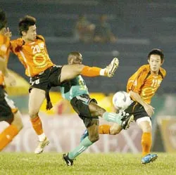 Vũ Hán (Trung Quốc) - GĐT.LA 1-0: Nỗ lực muộn màn của Vũ Hán ảnh 1