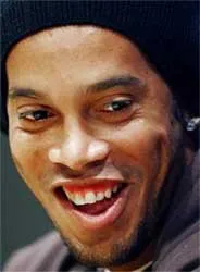 Ronaldinho: "Tôi muốn đoạt tất cả các danh hiệu” ảnh 1