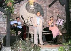 Cà phê “nhạc sống”