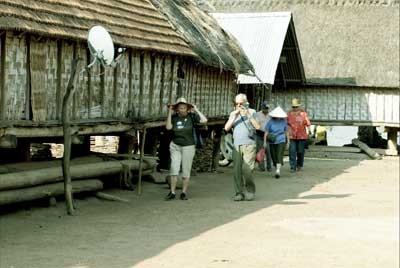 Highland Village Envelops Visitors in Legendary Ambience ảnh 2