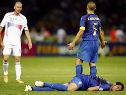 Materazzi hết giận Zidane ảnh 1