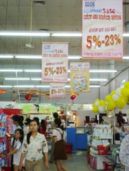 Domestic Firms Left Standing as Foreign Retailers Surge ahead ảnh 1