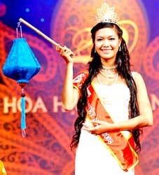 Miss Viet Nam 2008 Tran Thi Thuy Dung