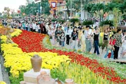 Bảo đảm Tết đến với mọi nhà, mọi người