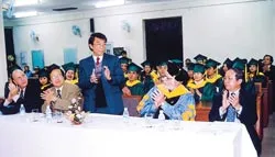 Hiểu để du học và  kiểm soát