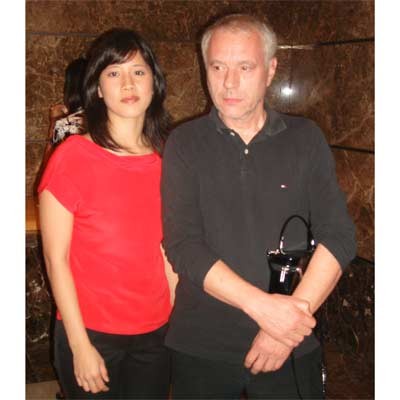 Pham Quynh Anh and her manager, Mr, Bernard Carbonez at the press (Photo: Truong Son)