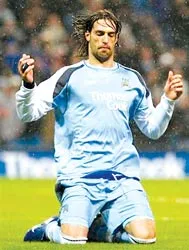 Cuộc đời... ngược ngạo ảnh 1