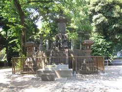 Mở cửa lăng mộ Nhật hoàng