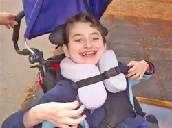 Bé Ashley mãi mãi 9 tuổi