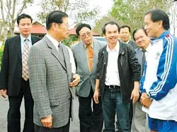 Pleiku-HAGL đón tiếp phó thủ tướng CHDCND Lào ảnh 1