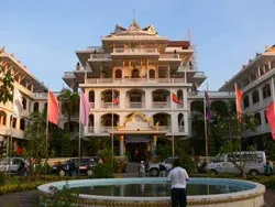 Trở lại Chămpasăk