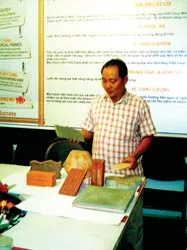 Làm gạch từ cát biển