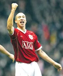 1,2 triệu bảng Anh để giữ Larsson ? ảnh 1