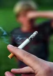 Mỹ: Cấm hút thuốc khi có trẻ em