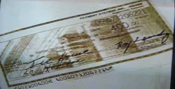 Bài 1: Dấu vết người đàn bà gốc Việt