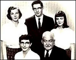 Bài 1: Chân dung “chuột chũi” ảnh 2