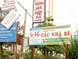Vịnh Hạ Long… loạn nhà bè! ảnh 2