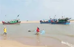 Tàu cá “nội bất xuất, ngoại bất nhập”